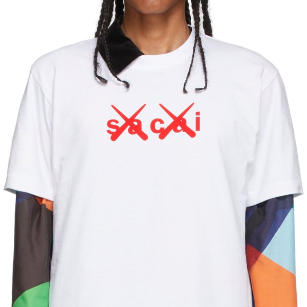 BNWT AW21 SACAI x KAWS FLOCKED LOGO PRINT TSHIRT WHITE 1 & 2
